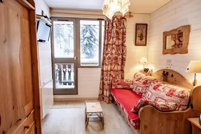 Image de Wifi, 20m du centre station, 1er étage, vue montagne, balcon, télévision, casier à ski, 19m²