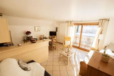Image de 100m des commerces, 2ème étage, balcon, casier à ski, 48m², Valloire