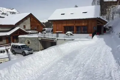 Image de 200m des commerces, étage -1, casier à ski, 85m², Valloire