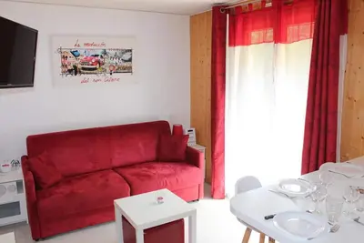 Image de 200m des commerces, 1er étage, balcon, parking, télévision, casier à ski, 24m², Valloire