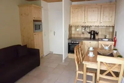 Image de 50m du centre station, 2ème étage, balcon, casier à ski, 27m², Val Thorens