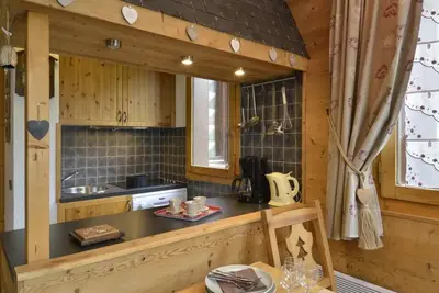 Image de 100m du centre station, 2ème étage, vue pistes de ski, balcon, télévision, 35m², La Plagne