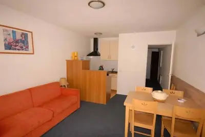 Image de 30m du centre station, 3ème étage, vue pistes de ski, remise en forme, piscine, sauna, télévision