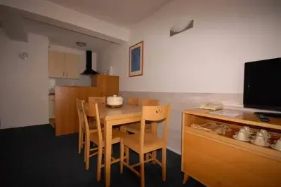 Image de 30m du centre station, 1er étage, vue pistes de ski, remise en forme, piscine, sauna, télévision