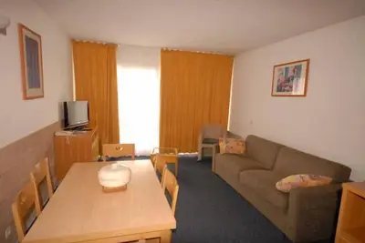 Image de 30m du centre station, 1er étage, vue pistes de ski, remise en forme, piscine, sauna, télévision