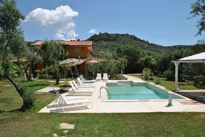 Image de Villa Le Vigne avec piscine, paradis Ă la campagne