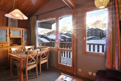 Image de 100m du centre station, 4ème étage, vue pistes de ski, balcon, télévision, 30m², La Plagne