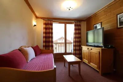Image de 150m des commerces, 2ème étage, remise en forme, piscine, télévision, casier à ski, 32m², Val Cenis