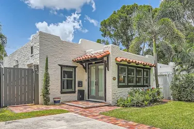 Image de Casa las Flores - Stroll to Arts District from Cozy West Palm Cottage