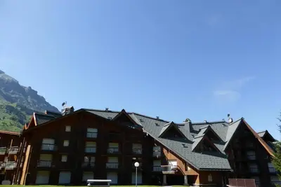 Image de À 200m des remontées, 1er étage, balcon, parking, télévision, casier à ski, 22m²