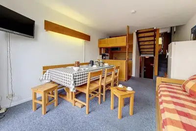 Image de À 30m des pistes de ski, 4ème étage, balcon, télévision, casier à ski, 55m², Les Menuires