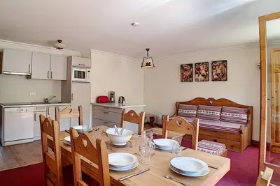 Image de À 200m des pistes de ski, Rez-de-chaussée, remise en forme, balcon, télévision, 50m², Les Menuires
