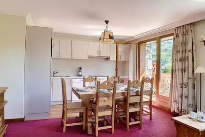 Image de À 200m des pistes de ski, 1er étage, remise en forme, balcon, télévision, 50m², Les Menuires