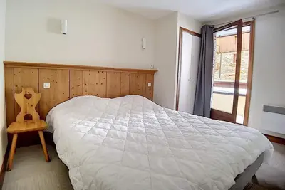 Image de À 200m des pistes de ski, Rez-de-chaussée, remise en forme, balcon, télévision, 80m², Les Menuires
