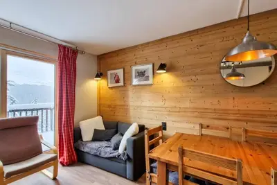 Image de 300m du centre station, 4ème étage, balcon, télévision, casier à ski, 37m², Flaine