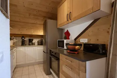 Image de 3ème étage, balcon, parking, télévision, casier à ski, 52m², Valloire