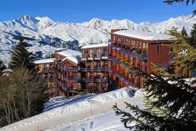 Pied des pistes de ski, 2ème étage, vue montagne, balcon, télévision, casier à ski, 35m², Les Arcs