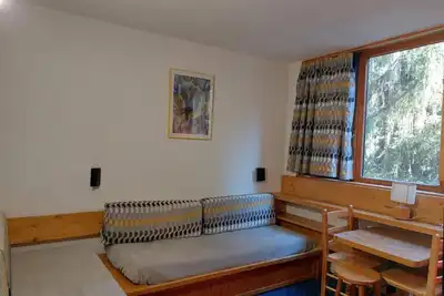 Image de 9ème étage, vue sapins, télévision, 13m², Les Arcs
