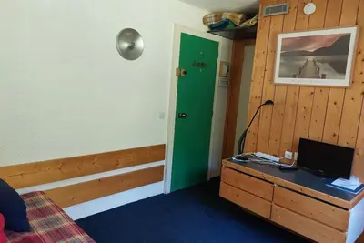 Image de 4ème étage, vue sapins, télévision, 13m², Les Arcs