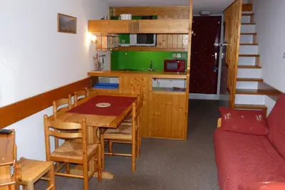 Image de 200m du centre station, 2ème étage, vue montagne, balcon, télévision, casier à ski, 39m², Les Arcs