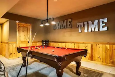 Image de Pet Friendly Cabin|Hot Tub|Pool Table|Outdoor Fireplace