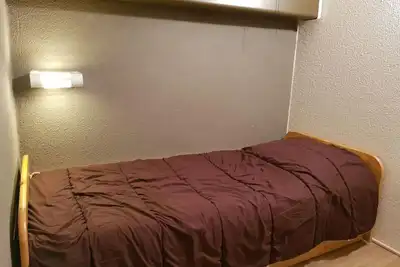 Image de 50m du centre station, 4ème étage, vue pistes de ski, balcon, télévision, casier à ski, 28m²