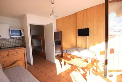Image de 100m du centre station, 5ème étage, casier à ski, 24m², Val Thorens