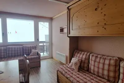 Image de 10m du centre station, balcon, télévision, casier à ski, 26m², La Plagne