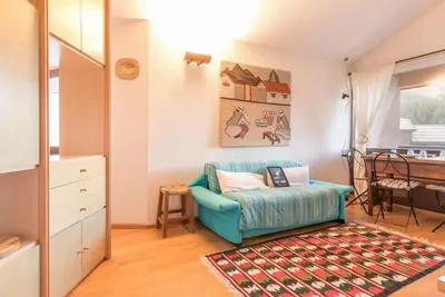 Image de 3ème étage, vue montagne, balcon, parking, télévision, casier à ski, 40m², Montgenèvre