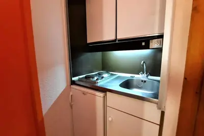 Image de À 10m des pistes de ski, 3ème étage, vue vallée, balcon, télévision, casier à ski, 17m²