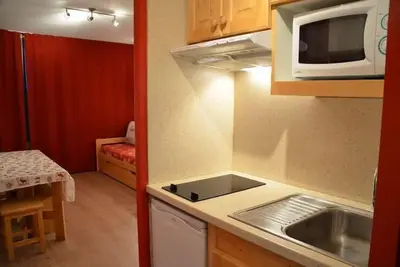 Image de À 10m des pistes de ski, 7ème étage, balcon, télévision, casier à ski, 22m², Les Menuires