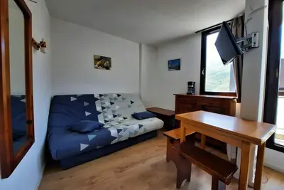 Image de À 10m des pistes de ski, 3ème étage, vue montagne, balcon, télévision, casier à ski, 20m²
