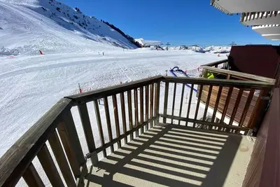Image de 10m du centre station, 9ème étage, balcon, télévision, casier à ski, 25m², La Plagne