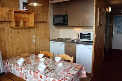 Image de 100m du centre station, 3ème étage, vue pistes de ski, balcon, télévision, 28m², Val Thorens