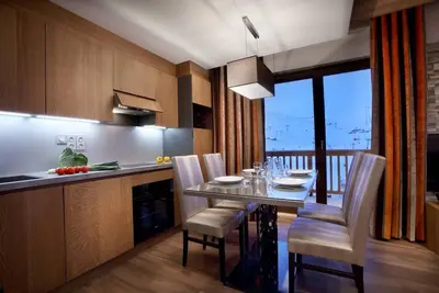 Image de Wifi, 50m du centre station, remise en forme, piscine, sauna, hammam, balcon, parking, télévision