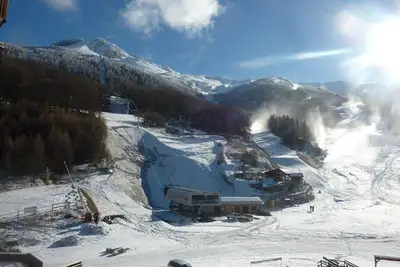 Image de Centre station, 4ème étage, vue pistes de ski, balcon, télévision, casier à ski, 40m², Les Orres