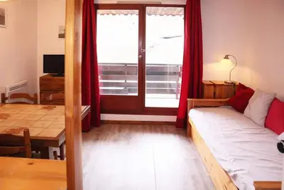 Image de 200m du centre station, 3ème étage, balcon, télévision, casier à ski, 22m², Les Orres