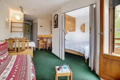 Image de 6ème étage, vue montagne, balcon, télévision, casier à ski, 25m², Les Menuires