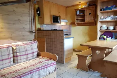 Image de 150m du centre station, 4ème étage, vue montagne, balcon, télévision, casier à ski, 32m², Les Arcs
