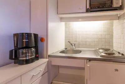 Image de 50m du centre station, 4ème étage, vue pistes de ski, balcon, télévision, casier à ski, 28m²
