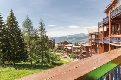 Image de 300m du centre station, 5ème étage, vue pistes de ski, balcon, télévision, 30m², Les Arcs