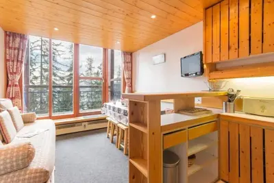 Image de 3ème étage, balcon, télévision, casier à ski, 37m², Les Arcs