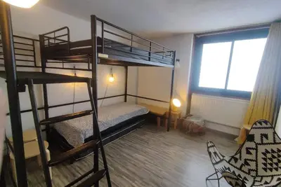 Image de 4ème étage, vue montagne, balcon, télévision, casier à ski, 45m², La Plagne