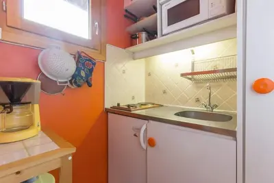 Image de 50m du centre station, 4ème étage, vue pistes de ski, balcon, télévision, casier à ski, 28m²