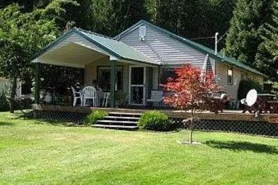 Image de Primary Lake Property. Comfortable with lots of beds. Full house