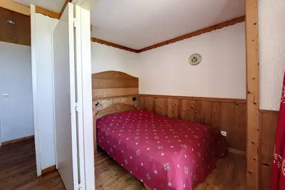Image de 2ème étage, balcon, télévision, casier à ski, 24m², Les Menuires