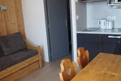 Image de 2ème étage, balcon, télévision, casier à ski, 18m², Les Menuires