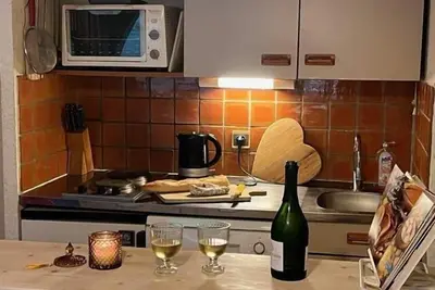 Image de 2ème étage, balcon, parking, télévision, casier à ski, 28m², Montgenèvre