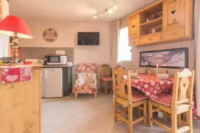 Image de 150m du centre station, étage -1, télévision, casier à ski, 24m², Montchavin La Plagne
