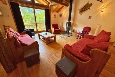 Image de 1er étage, vue montagne, balcon, cheminée ou poêle à bois, télévision, casier à ski, 100m²